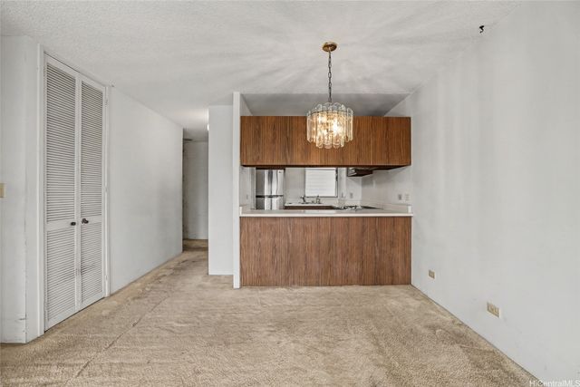 1160 Ala Napunani Street 1806, Honolulu, HI 96818