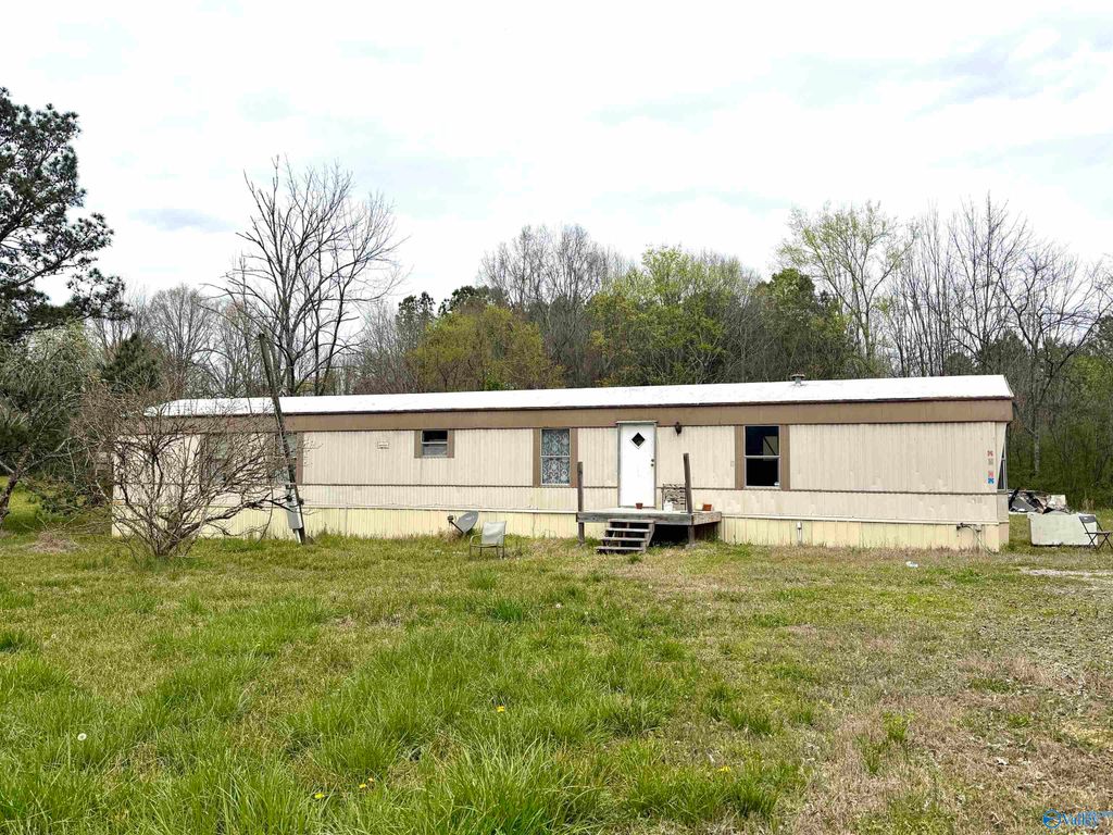 1328 Tidmore Bend Road, Gadsden, AL 35901