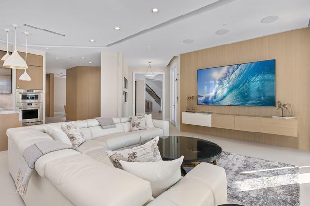 2989 Spanish River Road, Boca Raton, FL 33432