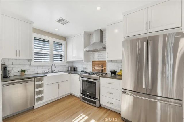 6458 Hanna Ave, Woodland Hills, CA 91303