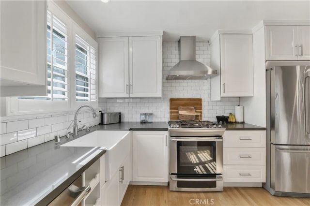 6458 Hanna Ave, Woodland Hills, CA 91303