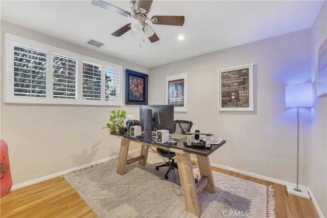 6458 Hanna Ave, Woodland Hills, CA 91303