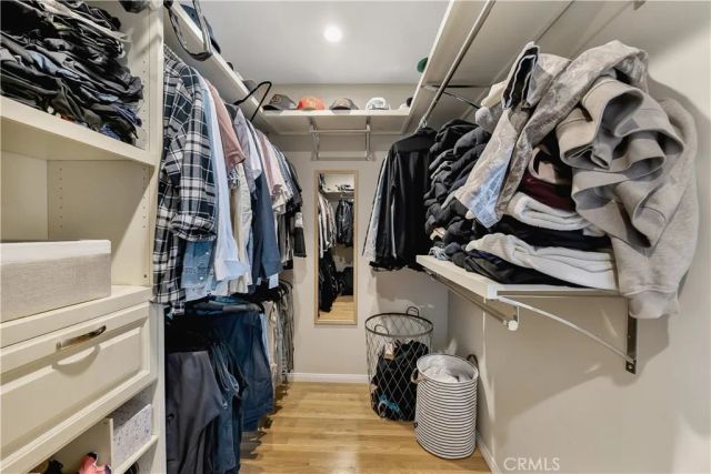 6458 Hanna Ave, Woodland Hills, CA 91303