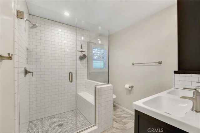 6458 Hanna Ave, Woodland Hills, CA 91303