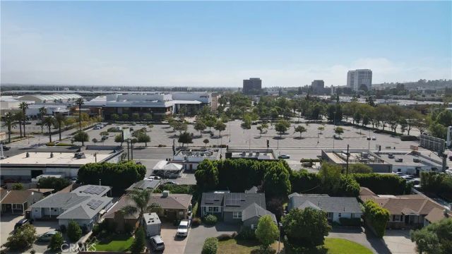 6458 Hanna Ave, Woodland Hills, CA 91303