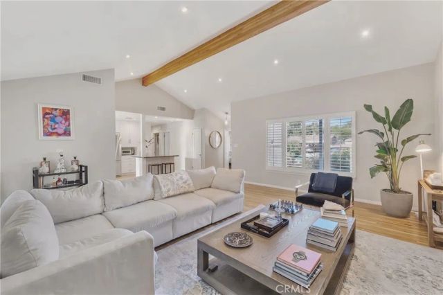 6458 Hanna Ave, Woodland Hills, CA 91303