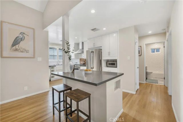 6458 Hanna Ave, Woodland Hills, CA 91303