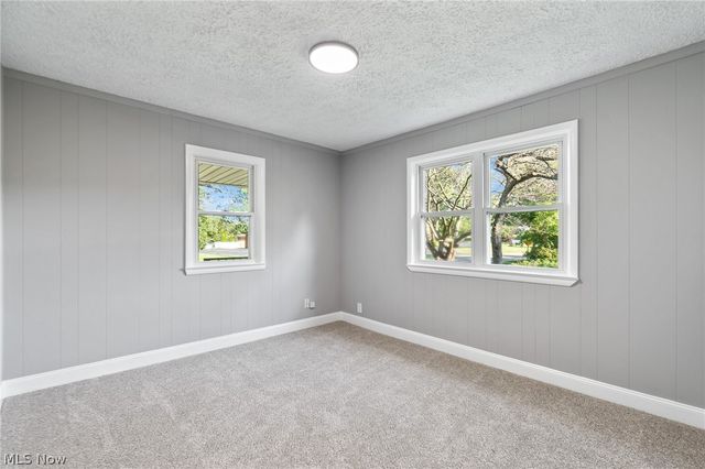 4719 S Main Street, Akron, OH 44319