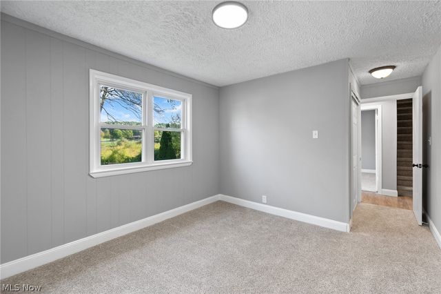 4719 S Main Street, Akron, OH 44319