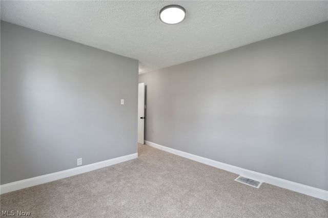 4719 S Main Street, Akron, OH 44319