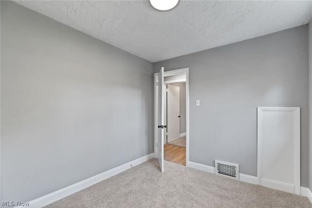 4719 S Main Street, Akron, OH 44319