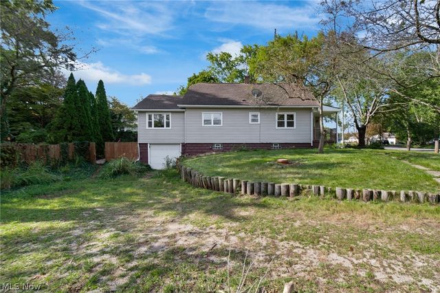 4719 S Main Street, Akron, OH 44319