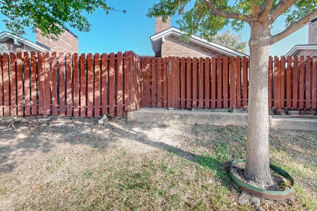 2569 Shady Ridge Drive, Bedford, TX 76021