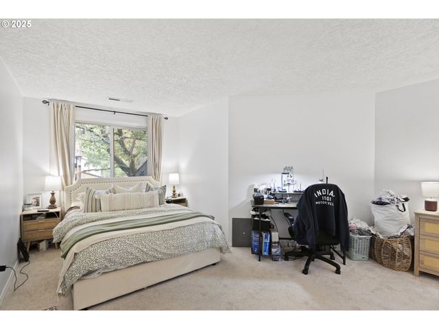 12204 Se 7TH St, Vancouver, WA 98683