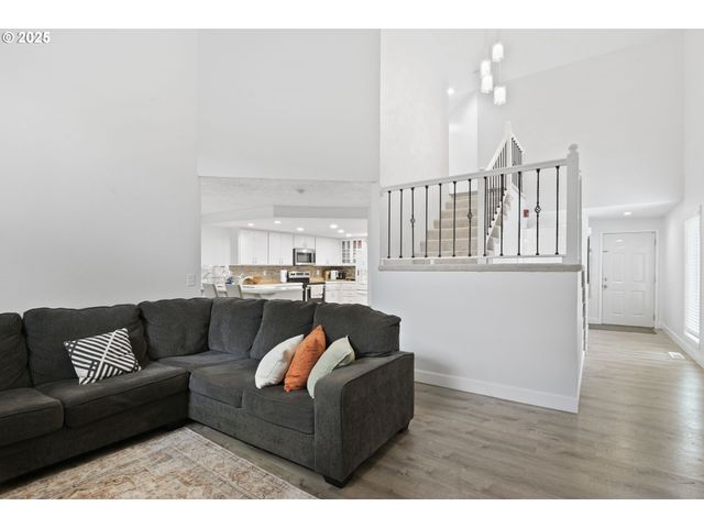 12204 Se 7TH St, Vancouver, WA 98683