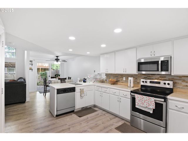 12204 Se 7TH St, Vancouver, WA 98683