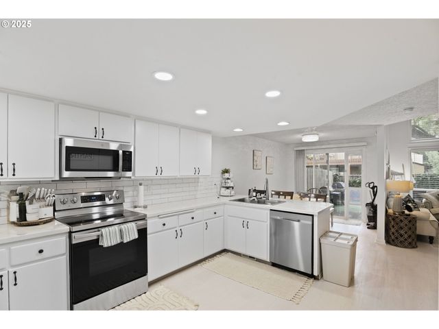 12204 Se 7TH St, Vancouver, WA 98683