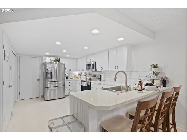 12204 Se 7TH St, Vancouver, WA 98683