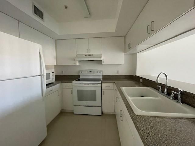 470 S Park Road 302, Hollywood, FL 33021