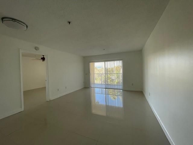 470 S Park Road 302, Hollywood, FL 33021