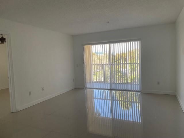 470 S Park Road 302, Hollywood, FL 33021