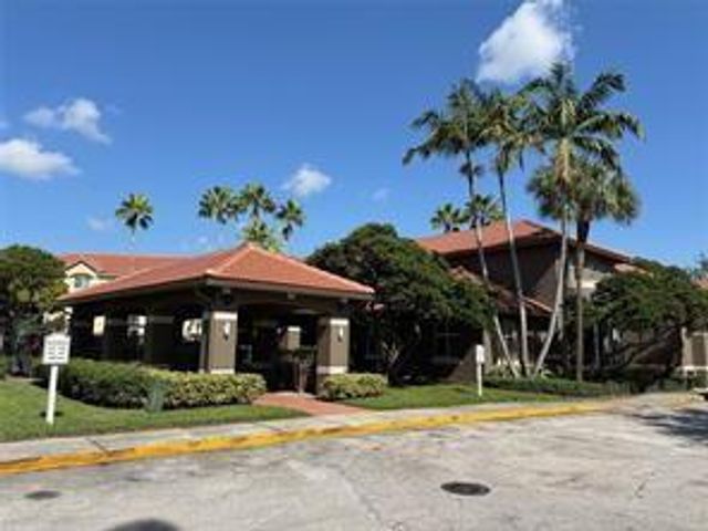 470 S Park Road 302, Hollywood, FL 33021