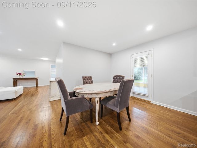 2645 Ayrshire Drive, Bloomfield Charter Township, MI 48302