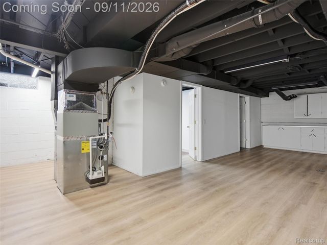 2645 Ayrshire Drive, Bloomfield Charter Township, MI 48302