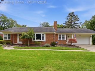 2645 Ayrshire Drive, Bloomfield Charter Township, MI 48302