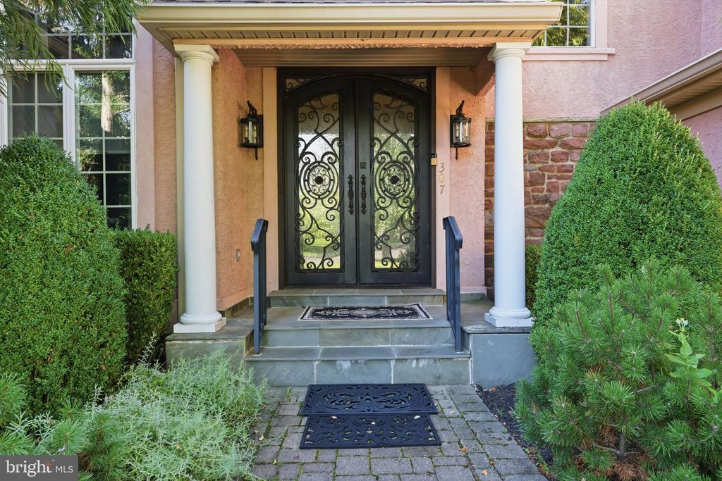 307 LYON CIR, DOYLESTOWN, PA 18902 — photo 2