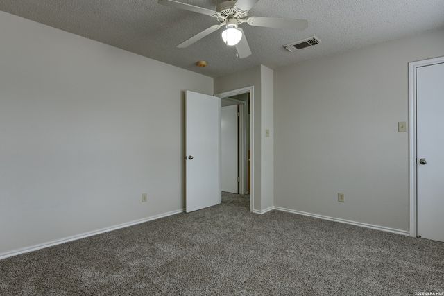 8174 OCEAN MEADOW DR, Converse, TX 78109