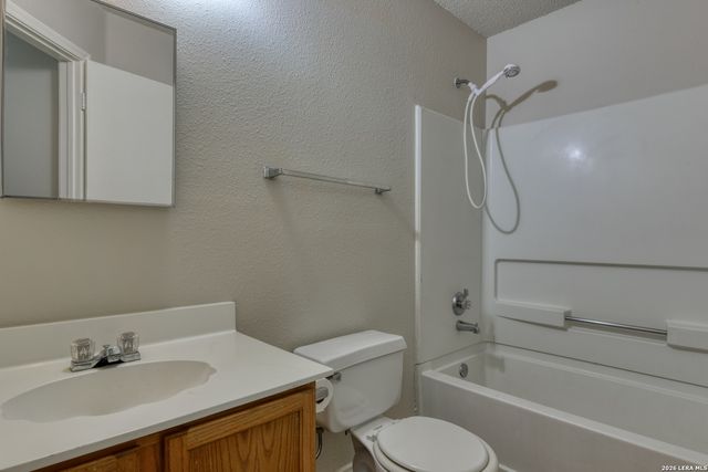 8174 OCEAN MEADOW DR, Converse, TX 78109