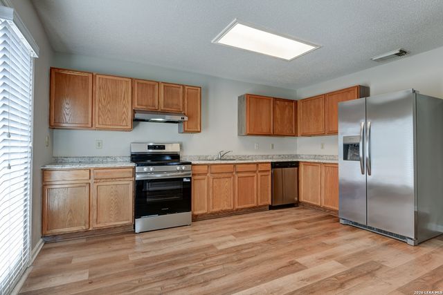 8174 OCEAN MEADOW DR, Converse, TX 78109