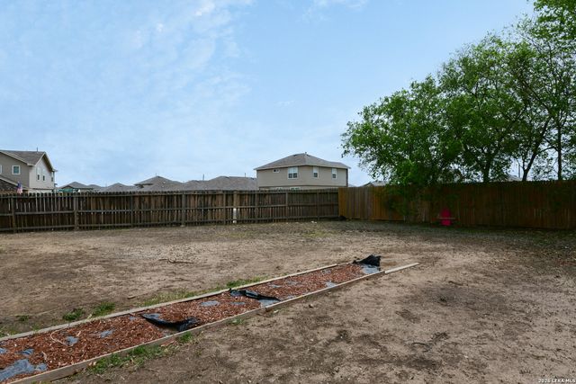 8174 OCEAN MEADOW DR, Converse, TX 78109