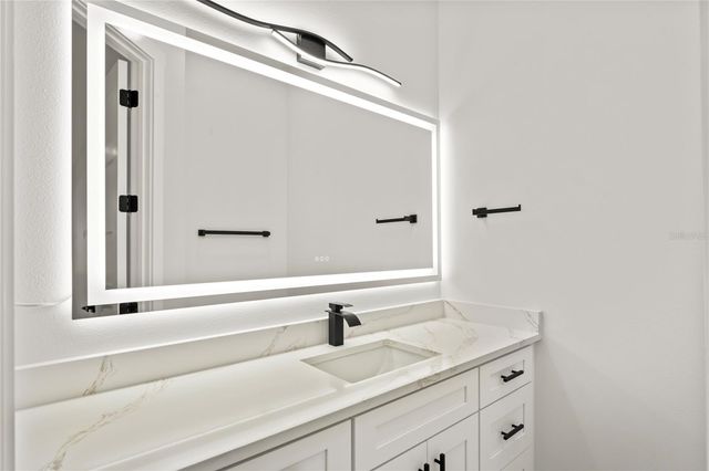 14060 SYDNEY ROAD, Dover, FL 33527