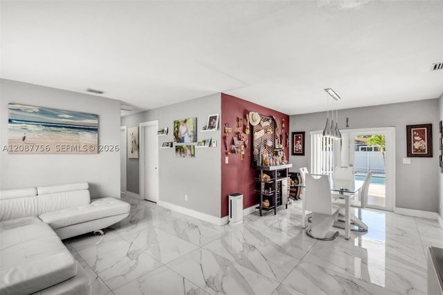 4522 NW 204th St, Miami Gardens, FL 33055