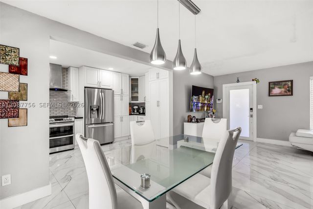 4522 NW 204th St, Miami Gardens, FL 33055
