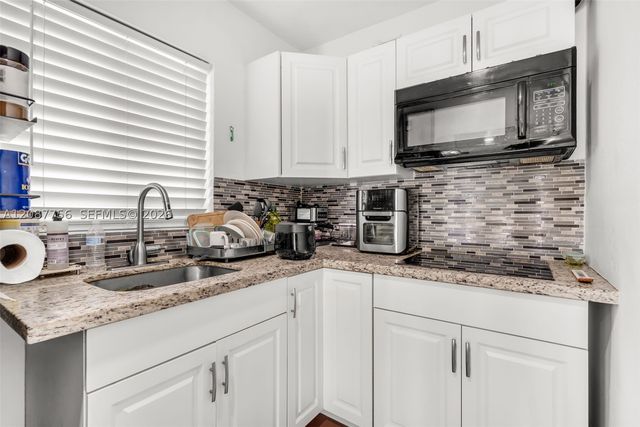 4522 NW 204th St, Miami Gardens, FL 33055