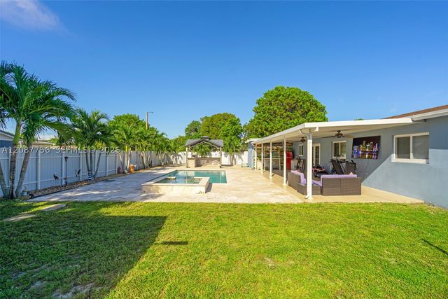 4522 NW 204th St, Miami Gardens, FL 33055