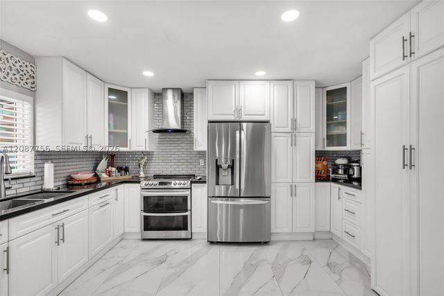 4522 NW 204th St, Miami Gardens, FL 33055