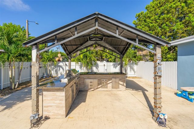4522 NW 204th St, Miami Gardens, FL 33055