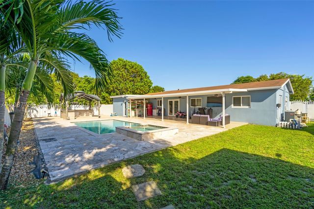 4522 NW 204th St, Miami Gardens, FL 33055