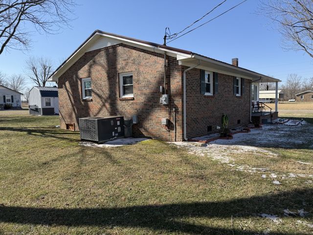 8 Mattox Rd, Lawrenceburg, TN 38464