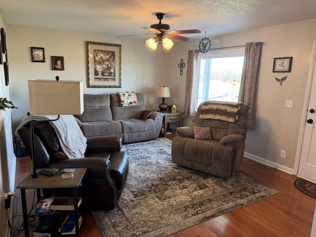 8 Mattox Rd, Lawrenceburg, TN 38464