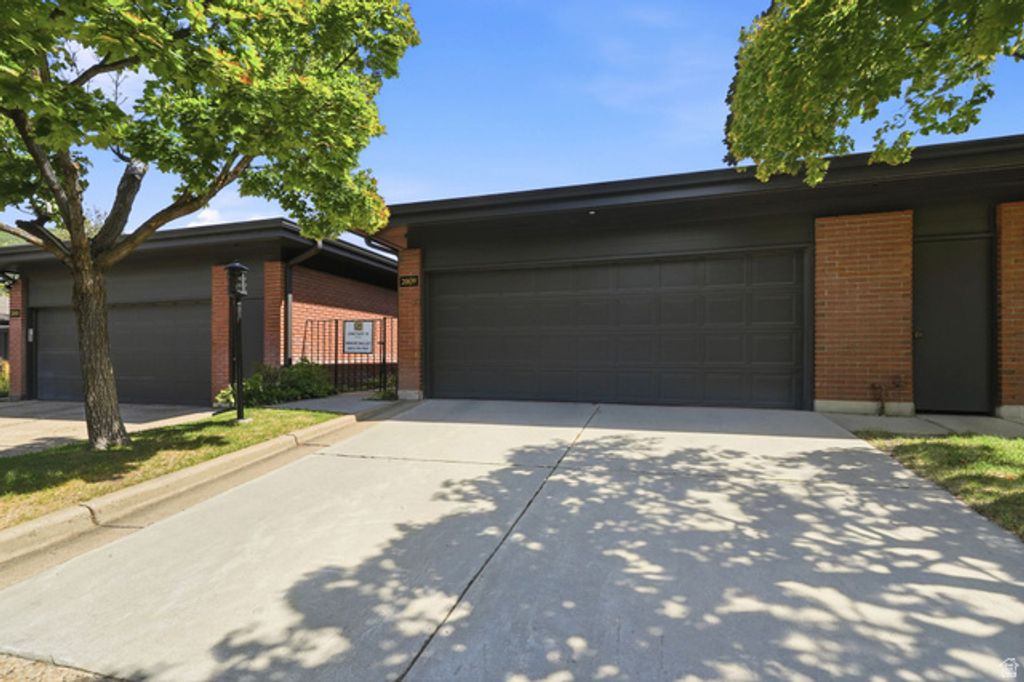 2009 RIDGEWOOD WAY, Bountiful, UT 84010 — photo 2