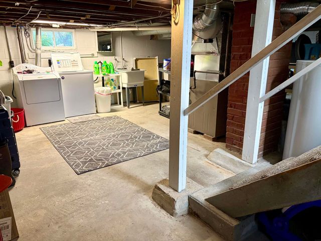119 NE 7th Avenue, Independence, IA 50644
