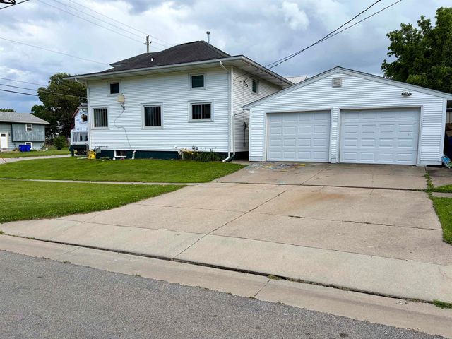 119 NE 7th Avenue, Independence, IA 50644