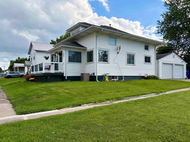 119 NE 7th Avenue, Independence, IA 50644