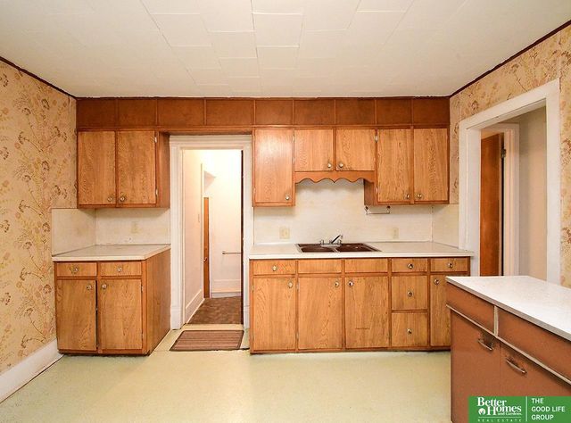 2707 Calhoun Street, Bellevue, NE 68005