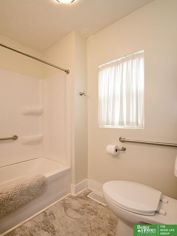 2707 Calhoun Street, Bellevue, NE 68005